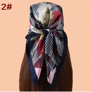 Pañuelo cuadrado de mujer 70cm de seda con estampado geométrico y pata de gallo