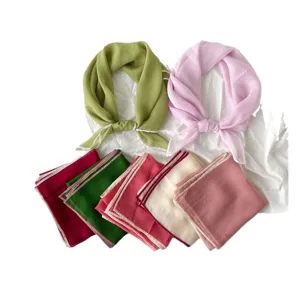 Minimalistische effen chiffon vierkante sjaal met delicate kanten rand voor dames