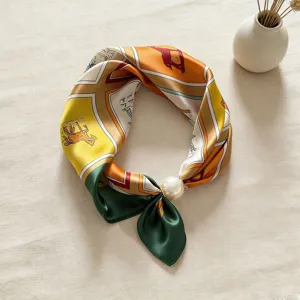 Sciarpa da collo in raso retrò con elegante stampa geometrica e fibbia di perla per donna.