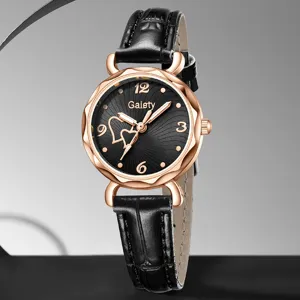 Detailansicht der Galety Damen-Quarzuhr mit schwarzem Lederarmband und Herz-Zifferblatt-Design