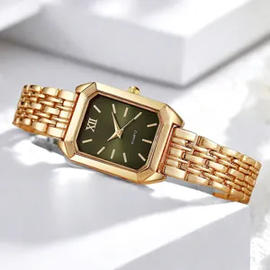 Nahaufnahme einer eleganten Quarzuhr mit grünem Zifferblatt und Goldband