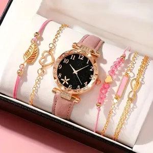 Detailaufnahme eines eleganten Damenuhren-Sets mit rosa Lederarmband und vier Goldarmbändern