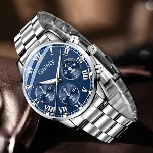 Nahaufnahme einer Herren-Quarzuhr im Business-Stil mit blauem Zifferblatt und Stahlband.