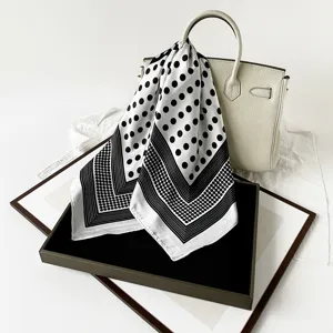 Schwarz-weißer gepunkteter Seidenschal, klassischer geometrischer Print, dünnes Modehalstuch.