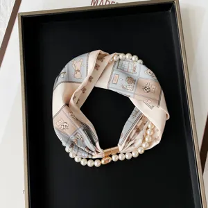 Silk scarf with pearl magnetic buckle and cute bear print, elegant neckerchief necklace for women.