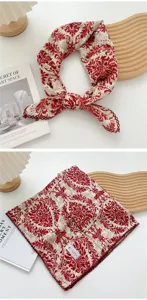 Foulard quadrato in cotone e lino con stampa floreale rossa, vintage da donna.