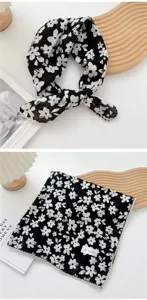 Sciarpa quadrata in cotone e lino con stampa floreale bianco e nero, foulard da donna elegante.
