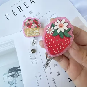 Porte-badge rétractable en acrylique pailleté fraise pour bureau et infirmière