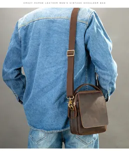 Vue détaillée du sac bandoulière vintage en cuir marron pour homme avec sa sangle.