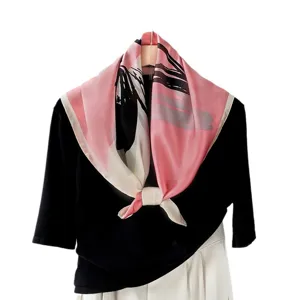 Foulard carré en soie rose avec imprimé abstrait, élégant foulard de 70cm pour femmes.