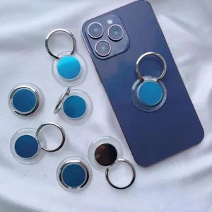 Vista dettagliata di supporti per anello del telefono trasparenti con rotazione a 360 gradi