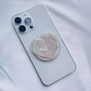 Natural scallop texture heart MagSafe phone grip holder for white smartphone accessory