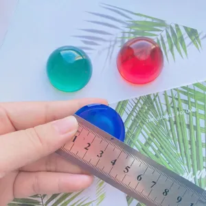 Supporto per telefono a sfera di cristallo colorato misurato a 4cm di diametro