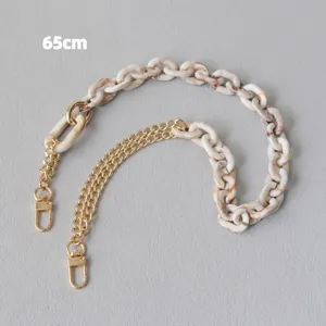 Tracolla chic da 65 cm in resina marmorizzata beige e metallo dorato per borse e telefoni