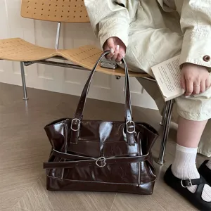 Sac Cabas Femme Grande Capacité avec Boucle en Forme de Cœur en Cuir PU Sac à Main Bandoulière Polyvalent