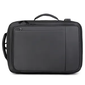 Grote zwarte zakelijke rugzak voor laptop, ideaal voor professioneel woon-werkverkeer.