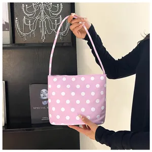 Elegante bolso de cubo rosa con lunares ligero de gran capacidad y correa de hombro