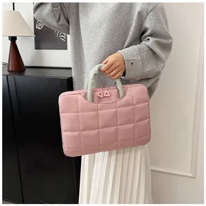 Borsa porta PC da 14 pollici trapuntata rosa con manici morbidi e cerniera