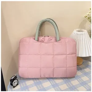 Borsa per laptop da 14 pollici rosa trapuntata con manici verde salvia in set accogliente