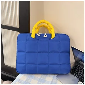 Borsa per laptop da 14 pollici trapuntata blu brillante con manici gialli e zip bianche