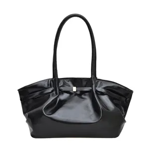 Grand sac fourre-tout élégant en cuir verni noir brillant pour le travail
