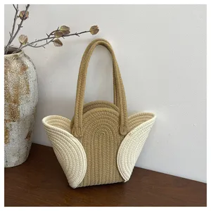 Sac cabas tissé à la main avec design incurvé créatif pour voyage décontracté