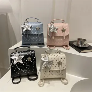 Schicke Damen-Mini-Rucksäcke mit Polka-Dots und silbernen Sternen in vier Farben.