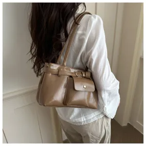 Retro brown large capacity tote bag with soft leather finish for women's daily commute