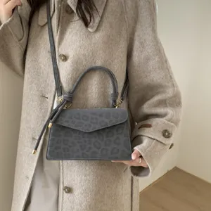 Petit sac carré tendance à imprimé léopard gris pour femme