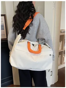 Large capacity lightweight travel duffel bag for short trips and gym fitness use.