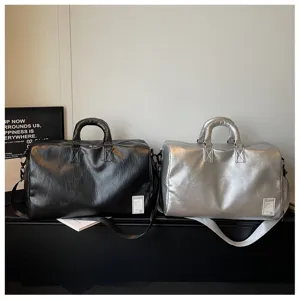 Lässige weiche Leder-Reisetasche für Sport, Fitness und Pendeln mit großem Fassungsvermögen.