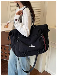 Large capacity nylon travel duffel bag, lightweight casual shoulder gym storage bag.