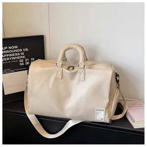 Beige weiche Leder Reisetasche, stilvolle Pendler Sporttasche für Kurztrips und den Alltag.