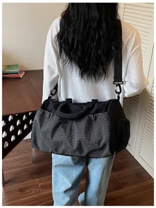 Bolsa de viaje grande tipo duffel con diseño de cuadros, bolso de fitness ligero.