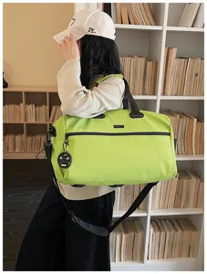 Grand sac de voyage cabine, sac de sport vert léger pour courts séjours et usage quotidien.