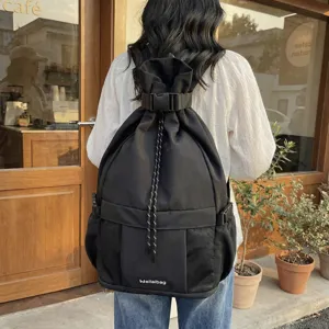 Schwarzer Kordelzug Rucksack multifunktionaler Sport- und Reise-Tagesrucksack für Damen.