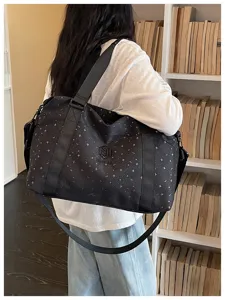 Large capacity travel duffel bag with star print, ideal for fitness and weekend trips.