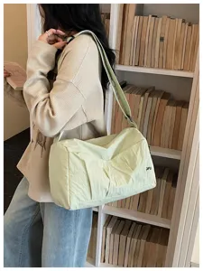 Casual large capacity shoulder duffel bag, Japanese style travel bag for daily use.