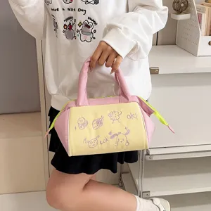 Süße, farbenfrohe Kosmetiktasche für Mädchen mit verspielter Cartoon-Stickerei