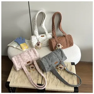 Collection de sacs cylindriques en velours côtelé avec motifs étoiles en quatre couleurs
