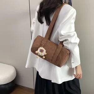 Sac à bandoulière baril en velours côtelé marron style coréen avec motif étoiles et porte-clés