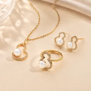 Elegante set di gioielli con perle placcato oro collana orecchini anello per donna