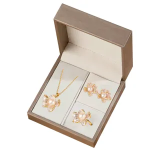 Set di gioielli floreali perla color oro collana orecchini anello in confezione regalo