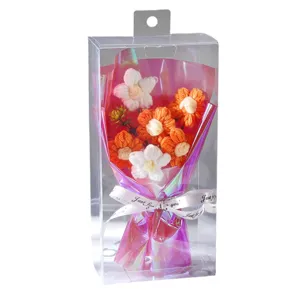 Handgemachter Häkelblumenstrauß in klarer PVC-Geschenkbox, romantisches Valentinsgeschenk.