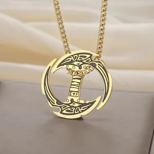 Vue détaillée du pendentif marteau de Thor viking nordique en acier doré