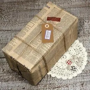 Detailansicht von zweisträngigem Hanfseil für dekorative DIY-Geschenkverpackung