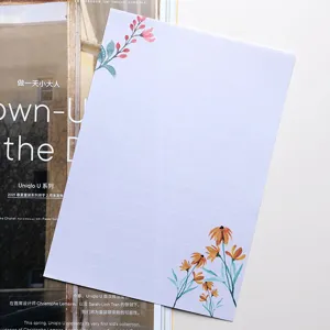 Carta da lettere elegante con design floreale primaverile e linee guida