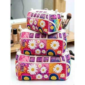 Drei gesteppte Make-up-Taschen in Busform mit Gänseblümchen- und Smiley-Mustern