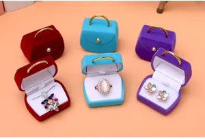 Samt Handtasche Schmuckbox fuer Ringe, Halsketten und Ohrringe. Tragbares Schmucketui.