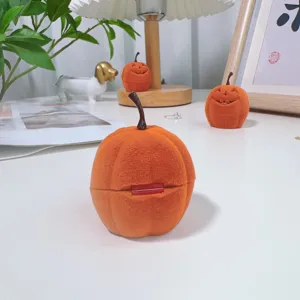 Βελούδινο κουτί κοσμημάτων κολοκύθας Halloween, χαριτωμένο κουτί δώρου για σκουλαρίκια.